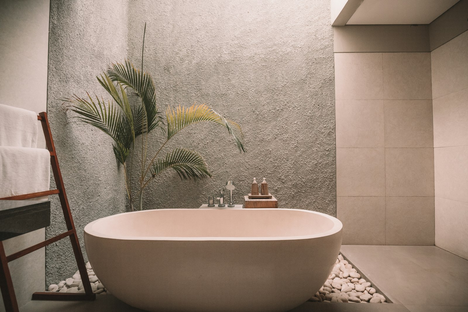 Freistehende Badewanne.